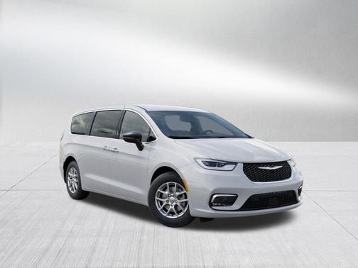 Bright White Clearcoat 2026 Chrysler Pacifica Select