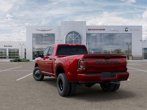 Molten Red Pearlcoat 2026 RAM 3500 Big Horn