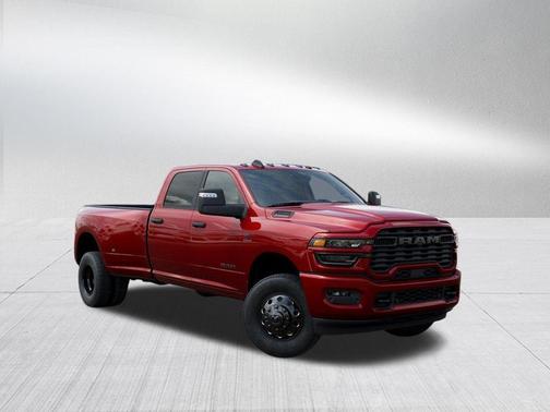 Molten Red Pearlcoat 2026 RAM 3500 Big Horn