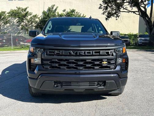 2022 Chevrolet Silverado 1500 Custom