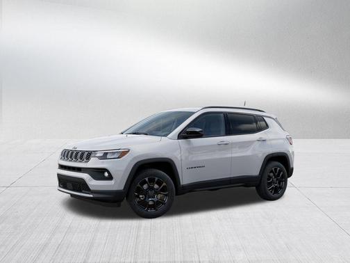 Bright White Clearcoat 2026 Jeep Compass Latitude