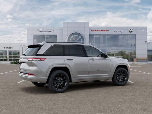 Silver Zynith 2026 Jeep Grand Cherokee Limited