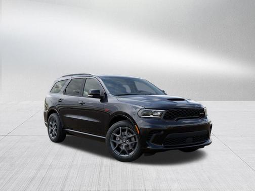 DB Black Crystal Clearcoat 2026 Dodge Durango GT Plus HEMI V8