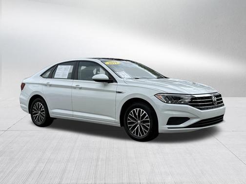 Pure White 2019 Volkswagen Jetta SEL