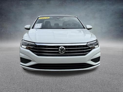 Pure White 2019 Volkswagen Jetta SEL