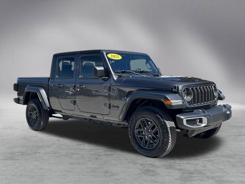 Granite Crystal Clearcoat Metallic 2025 Jeep Gladiator Sport S
