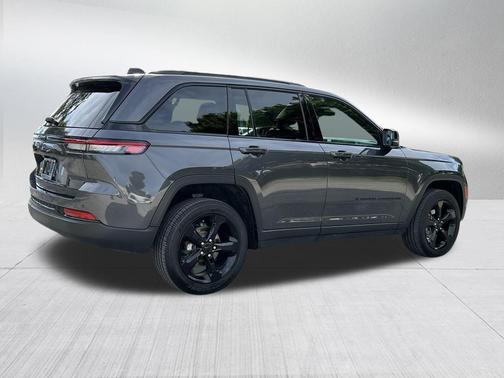 2024 Jeep Grand Cherokee Laredo