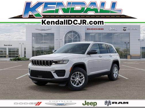 Bright White Clearcoat 2026 Jeep Grand Cherokee Laredo