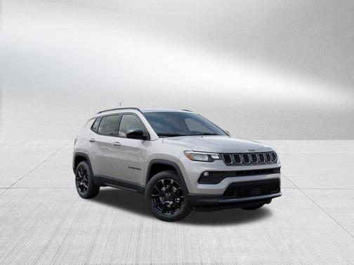 Silver Zynith 2026 Jeep Compass Latitude