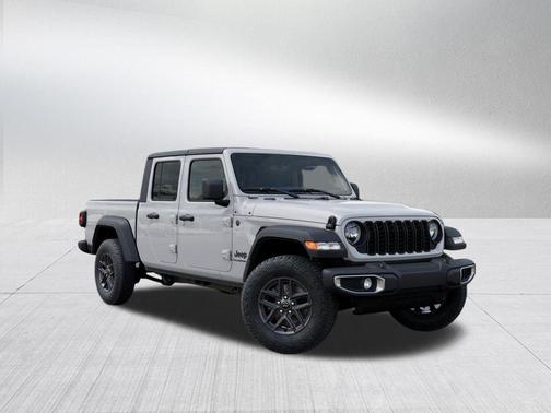 Bright White Clearcoat 2026 Jeep Gladiator Sport