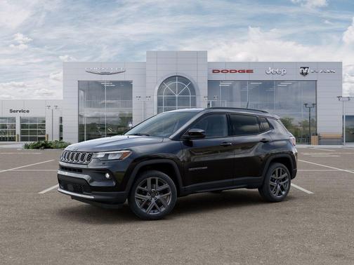 Diamond Black 2026 Jeep Compass Latitude