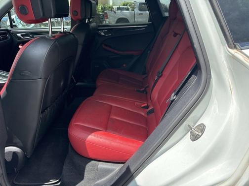 White 2020 Porsche Macan S