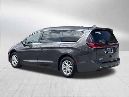 2022 Chrysler Pacifica Touring-L