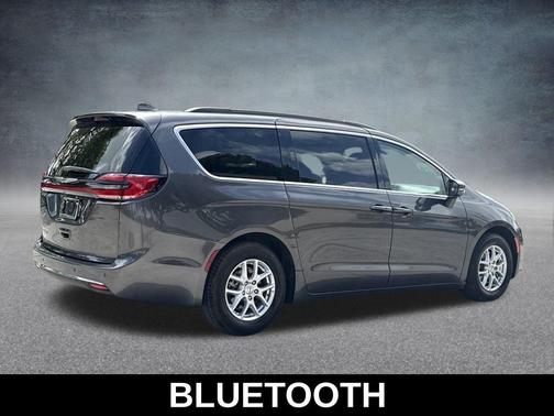 2022 Chrysler Pacifica Touring-L