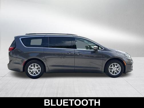2022 Chrysler Pacifica Touring-L
