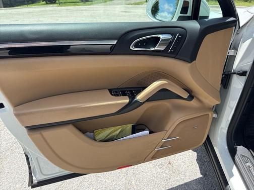 2018 Porsche Cayenne Platinum Edition