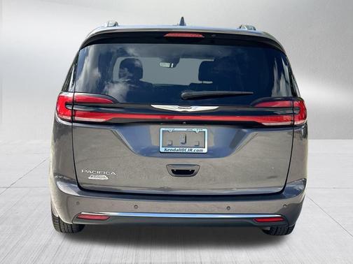 2022 Chrysler Pacifica Touring-L