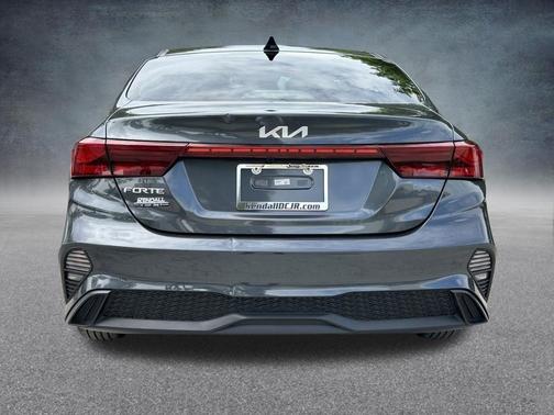 Gravity Gray 2024 Kia Forte LXS