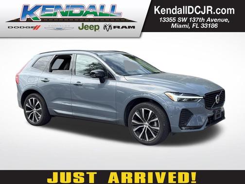 2024 Volvo XC60 B5 Plus Dark Theme