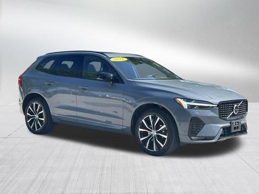 2024 Volvo XC60 B5 Plus Dark Theme