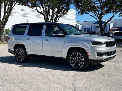 Silver Zynith 2025 Jeep Wagoneer Series III
