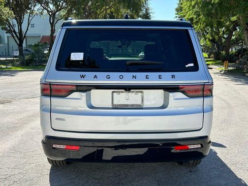 Silver Zynith 2025 Jeep Wagoneer Series III