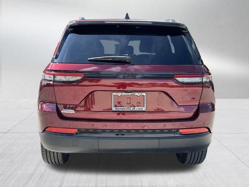 2024 Jeep Grand Cherokee Laredo