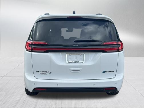 2025 Chrysler Pacifica Hybrid Select