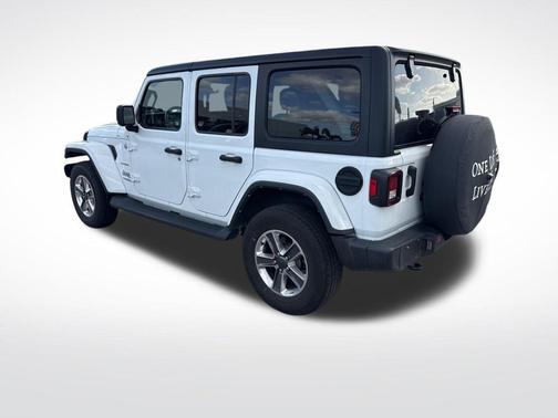 Bright White Clearcoat 2022 Jeep Wrangler Unlimited Unlimited Sahara