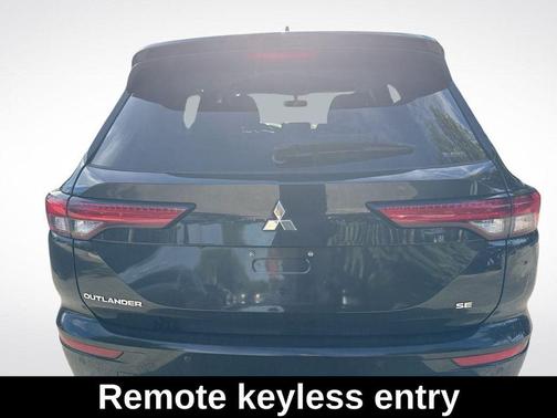 2022 Mitsubishi Outlander SE