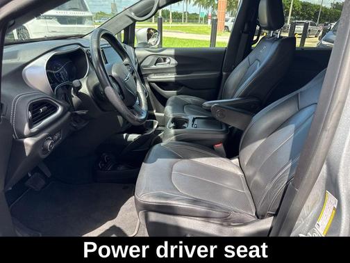 2021 Chrysler Pacifica Touring-L