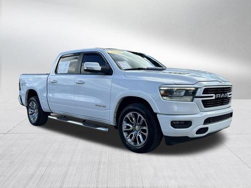 Bright White Clearcoat 2022 RAM 1500 Laramie