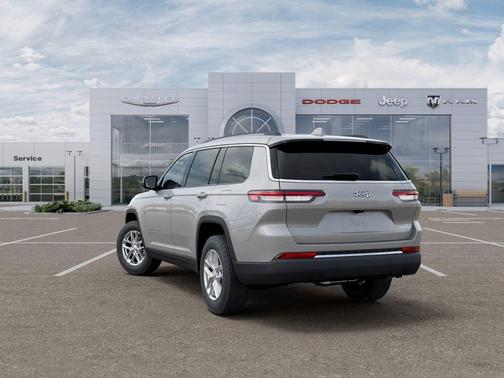 Silver Zynith 2026 Jeep Grand Cherokee L Laredo