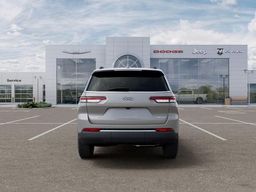 Silver Zynith 2026 Jeep Grand Cherokee L Laredo