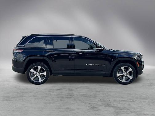 Diamond Black 2025 Jeep Grand Cherokee Limited