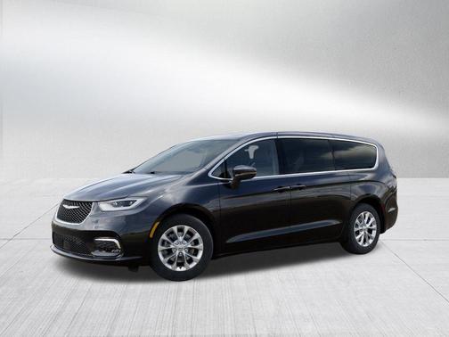 Diamond Black 2026 Chrysler Pacifica Limited