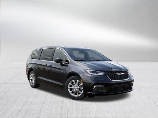 Diamond Black 2026 Chrysler Pacifica Limited