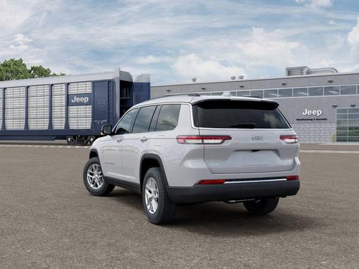 Bright White Clearcoat 2026 Jeep Grand Cherokee L Laredo