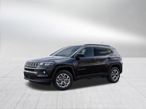 Diamond Black 2026 Jeep Compass Latitude