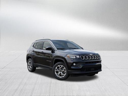Diamond Black 2026 Jeep Compass Latitude