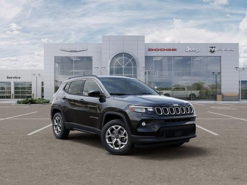 Diamond Black 2026 Jeep Compass Latitude