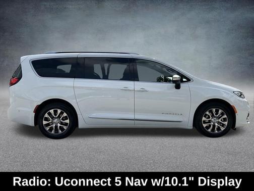 Bright White Clearcoat 2023 Chrysler Pacifica Hybrid Pinnacle