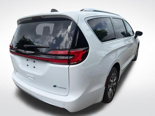 Bright White Clearcoat 2023 Chrysler Pacifica Hybrid Pinnacle