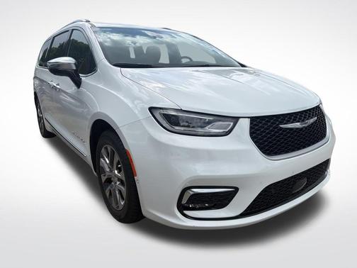 Bright White Clearcoat 2023 Chrysler Pacifica Hybrid Pinnacle