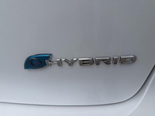 Bright White Clearcoat 2023 Chrysler Pacifica Hybrid Pinnacle