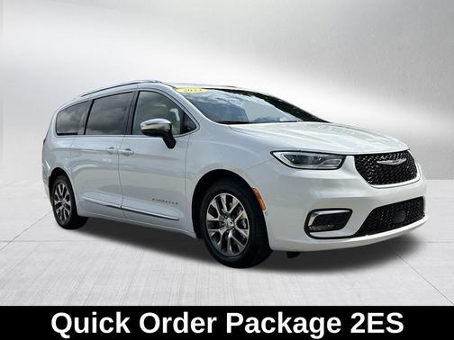Bright White Clearcoat 2023 Chrysler Pacifica Hybrid Pinnacle