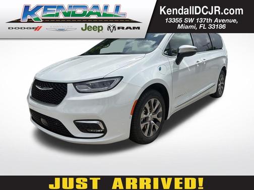 Bright White Clearcoat 2023 Chrysler Pacifica Hybrid Pinnacle