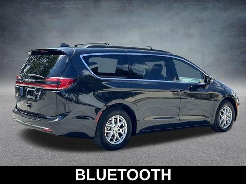 2022 Chrysler Pacifica Touring-L