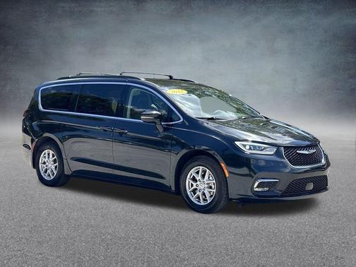 2022 Chrysler Pacifica Touring-L