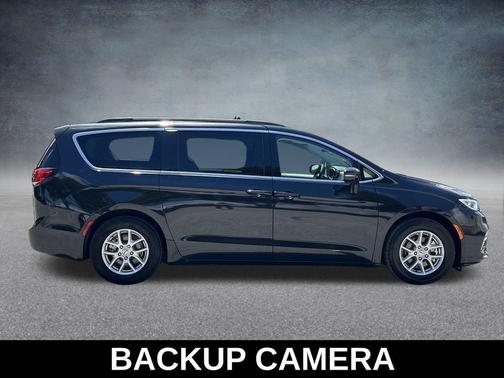 2022 Chrysler Pacifica Touring-L